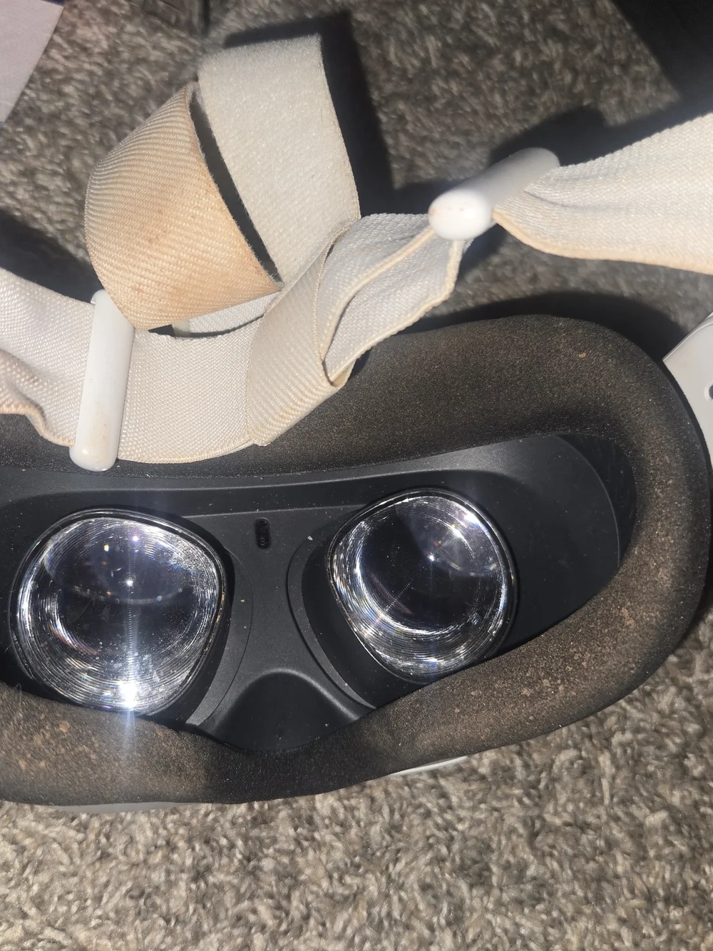 Oculus Quest 2 VR Headset with Pink Silicone Controller Covers